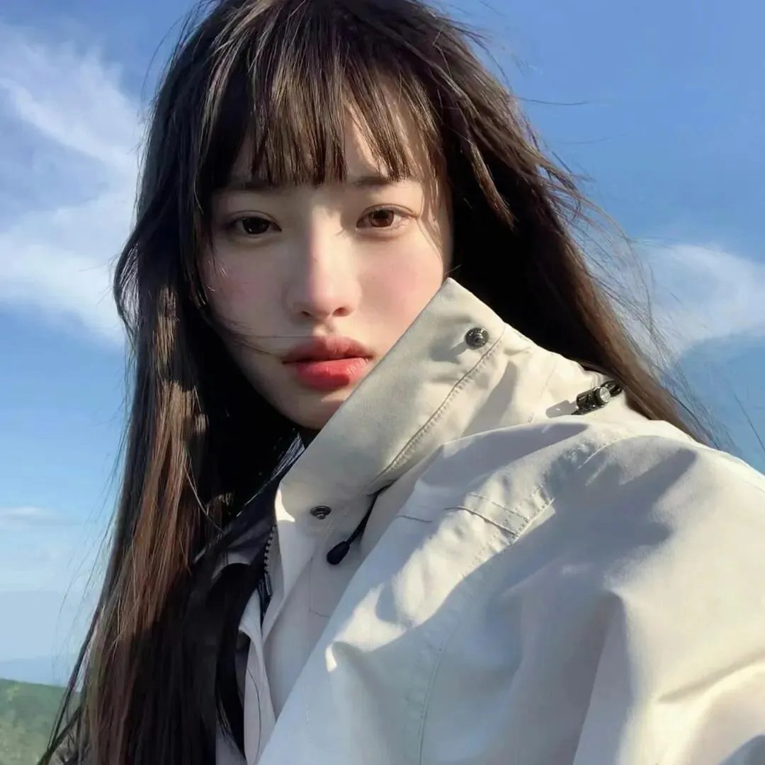 腰间持枪 封面